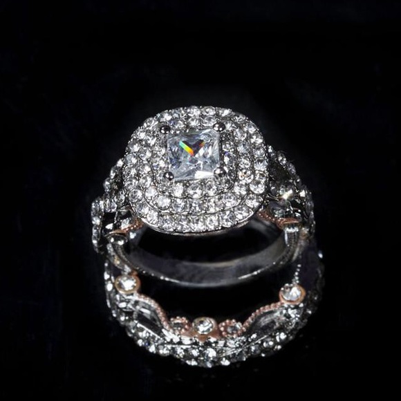 Two Toned 18k Gold and 925S White Sapphire Ring - Picture 2 of 5